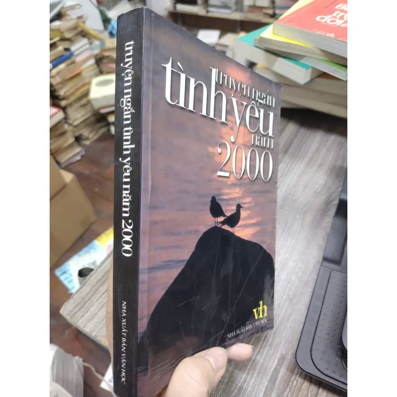 Sách: Truyện ngắn tình yêu năm 2000 (B1) Tác giả: Nhiều tác giả 696635