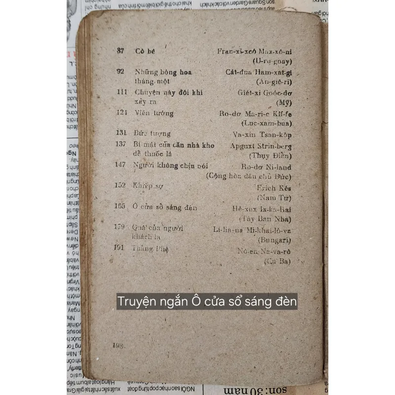 Tập truyện ngắn nhiều nước: Ô cửa sổ sáng đèn 709192