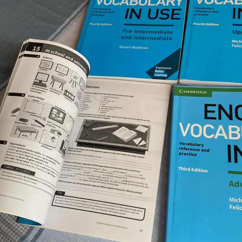 Bộ 4 quyển English Vocabulary in Use chuẩn đẹp 753974