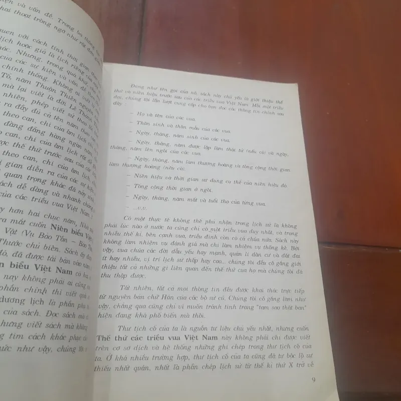 Nguyễn Khắc Thuần - THẾ THỨ CÁC TRIỀU VUA VIỆT NAM 688981