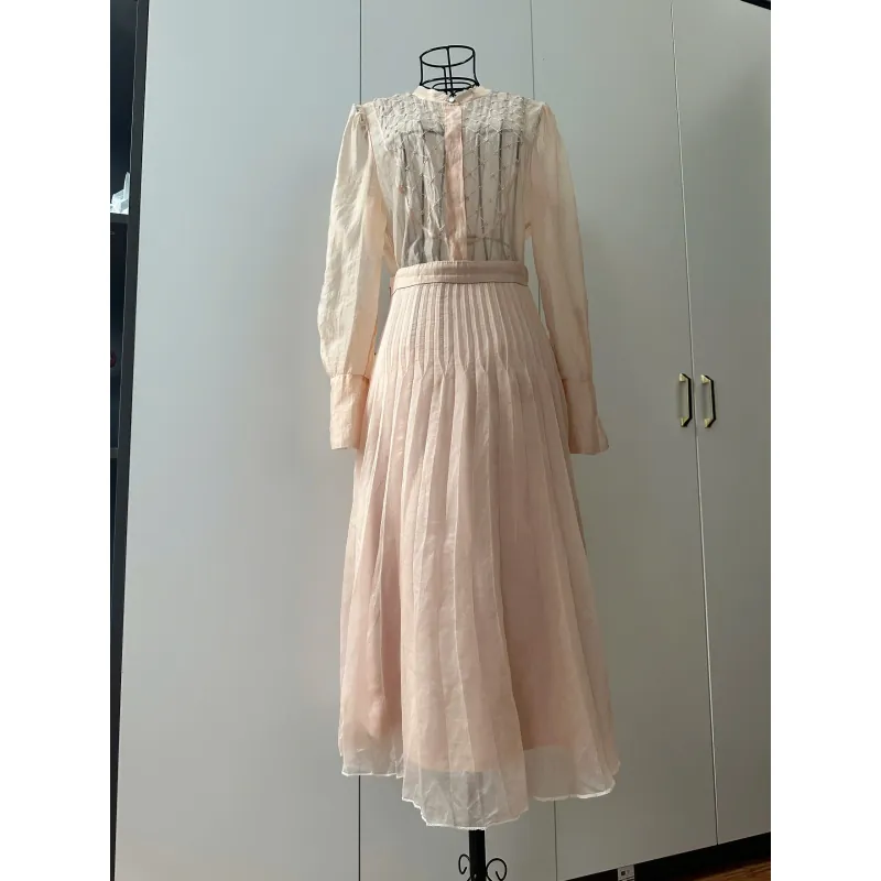 Tiểu thư yêu kiều - White Ant 608052