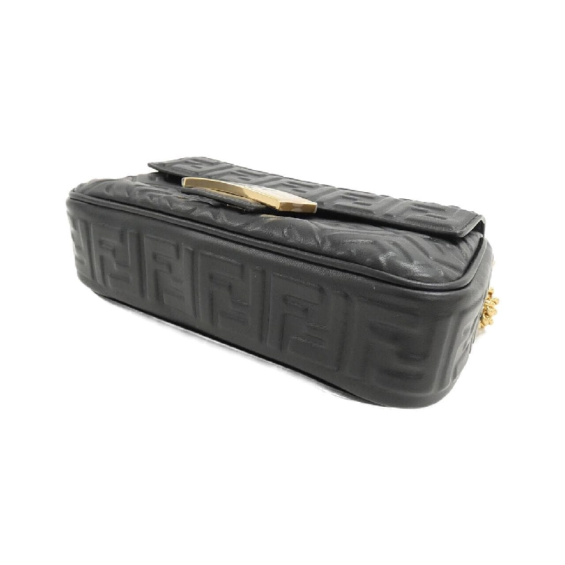 【Sản phẩm mới】Túi xách vai Fendi Baguette Chain Midi 8BR793 AH9C 614031