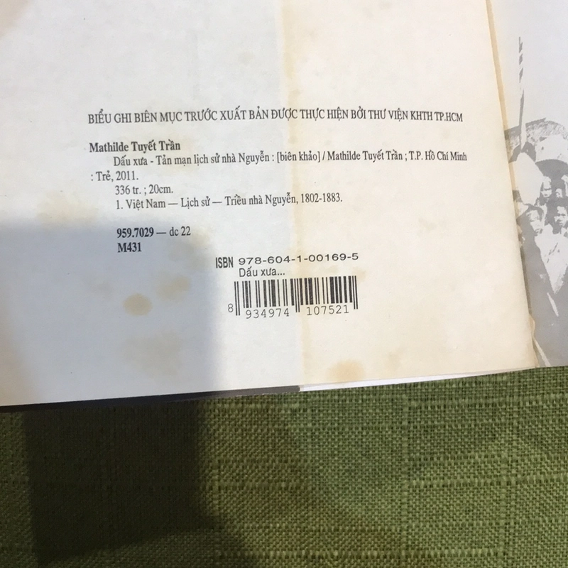DẤU XƯA (Tản mạn lịch sử Nhà Nguyễn) 530417