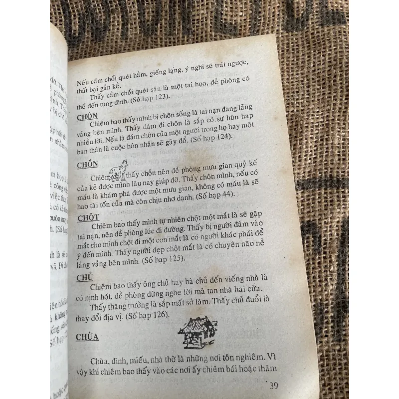 Nắng và bí ẩn của những điểm chiêm bao 1017676