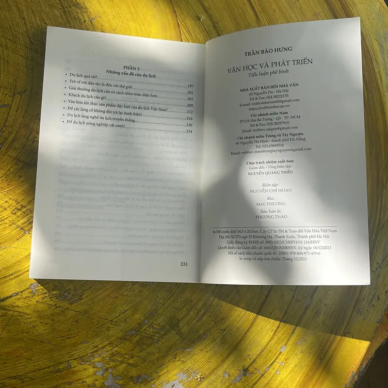 VĂN HỌC VÀ PHÁT TRIỂN- TRẦN BẢO HƯNG 695079