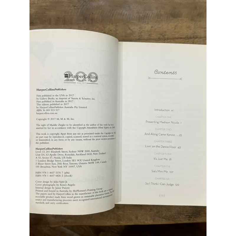 The Maddie Diaries: A Memoir - Maddie Ziegler 734780