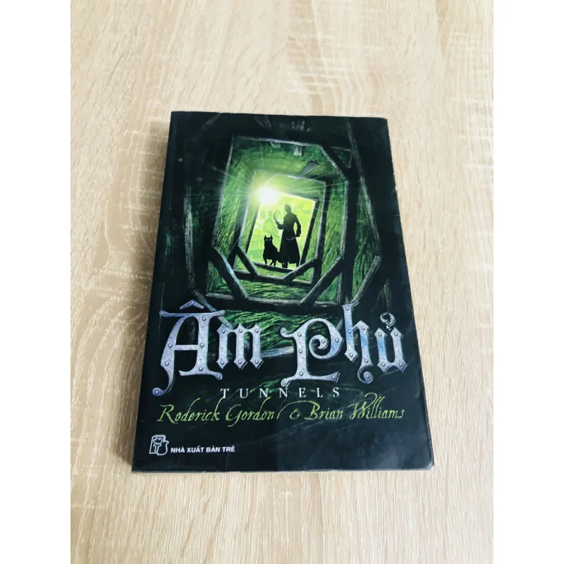 Âm Phủ (Tunnels) – cuốn phiêu lưu kỳ bí cực cuốn hút! 992382