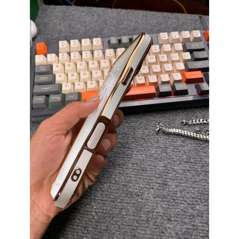 Ốp lưng iphone 16 promax Như Mới 663645