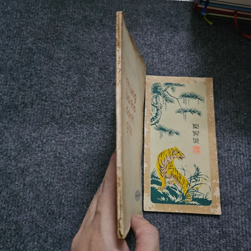 Những bài thơ đánh giặc - chế lan viên - có chữ ký 747374