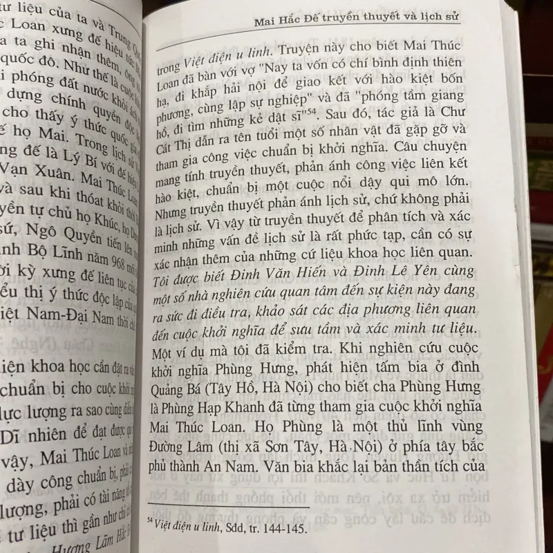 MAI HẮC ĐẾ - TRUYỀN THUYẾT VÀ LỊCH SỬ (XB 2013) 966428