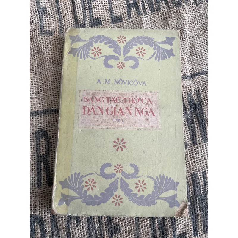 Sáng tác thơ ca dân gian Nga ; gần 350 trang  1013121