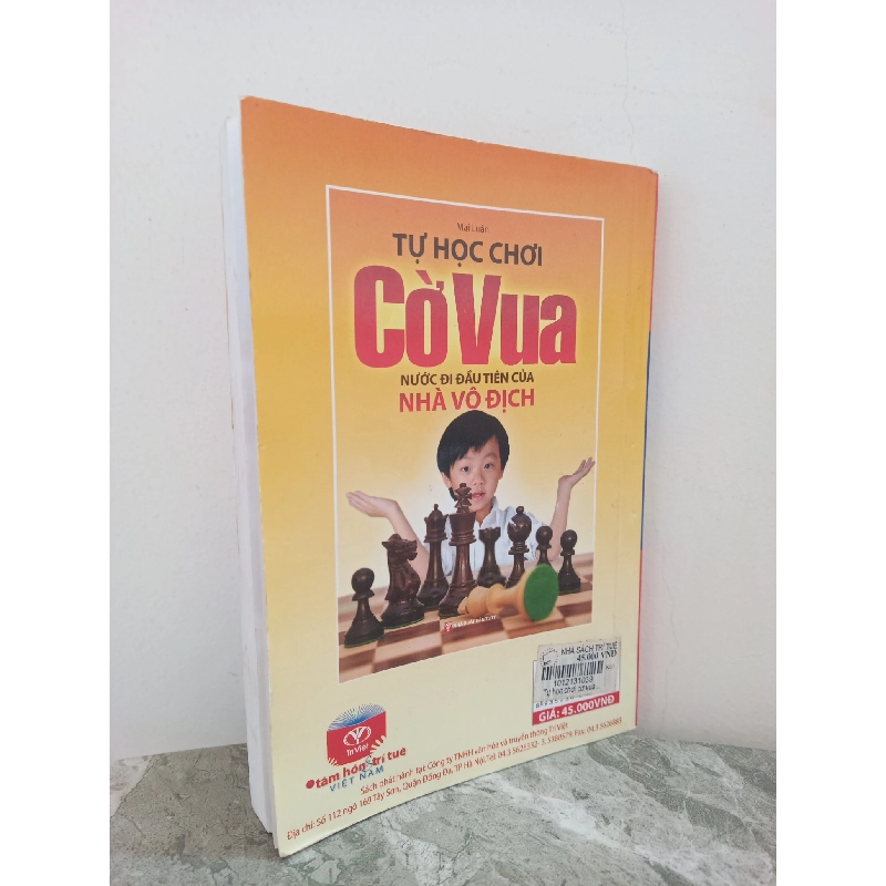 [Phiên Chợ Sách Cũ] Tự Học Chơi Cờ Vua - Nước Đi Đầu Tiên Của Nhà Vô Địch (2015) - Mai Luân S1911 714266