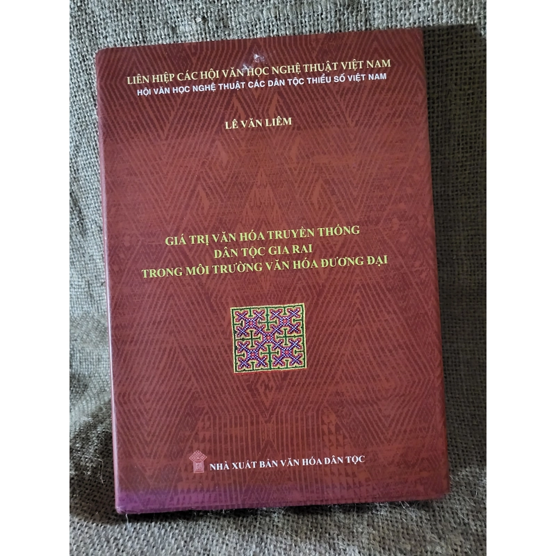 Giá trị truyền thống dân tộc Gia Rai trong môi trường văn hóa đương đại 305354