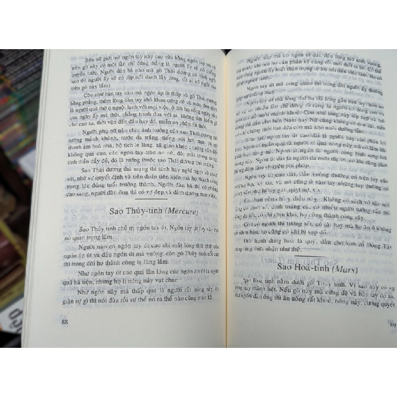 NHỮNG CHỈ BÍ MẬT TRONG BÀN TAY - VIÊN TÀI HÀ TẤN PHÁT ( SÁCH IN KÉO LỤA ) 320334