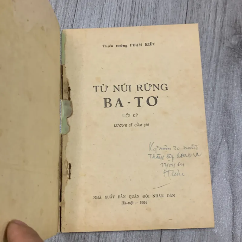 Từ núi rừng ba tơ hồi ký - phạm kiệt. 10a3 1025799
