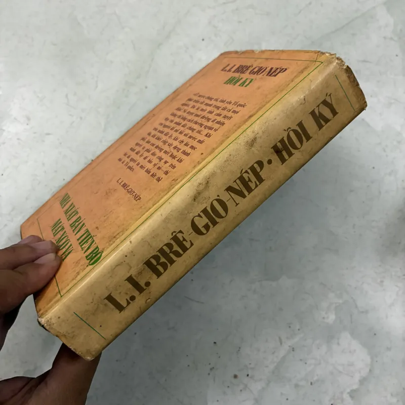 L.I Brê giơ nép Hồi ký 1024596
