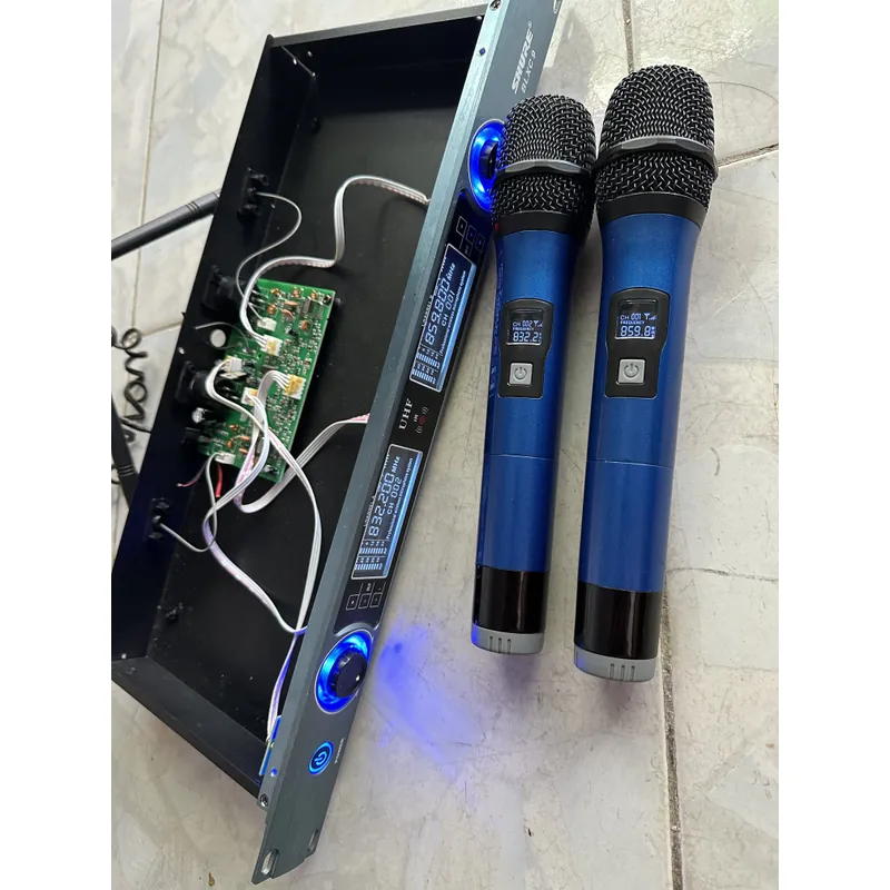 Bộ thu micro không dây Shure BLXC 9 mất nắp trên còn nguồn ( Tù mù ) 604671