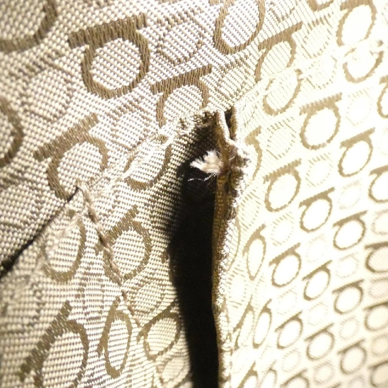 Túi xách Salvatore Ferragamo - Hàng hiệu Chính hãng 765919