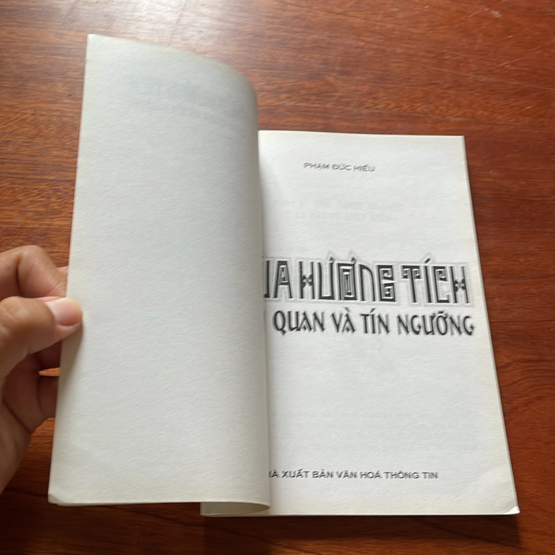 II Tựa sách: Chùa Hương Tích _ Cảnh Quan Và Tín Ngưỡng - Phạm Đức Hiếu - 2008 506714