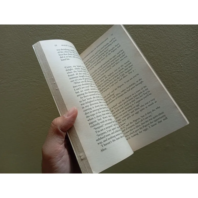 Alice's adventures in wonderland  757984