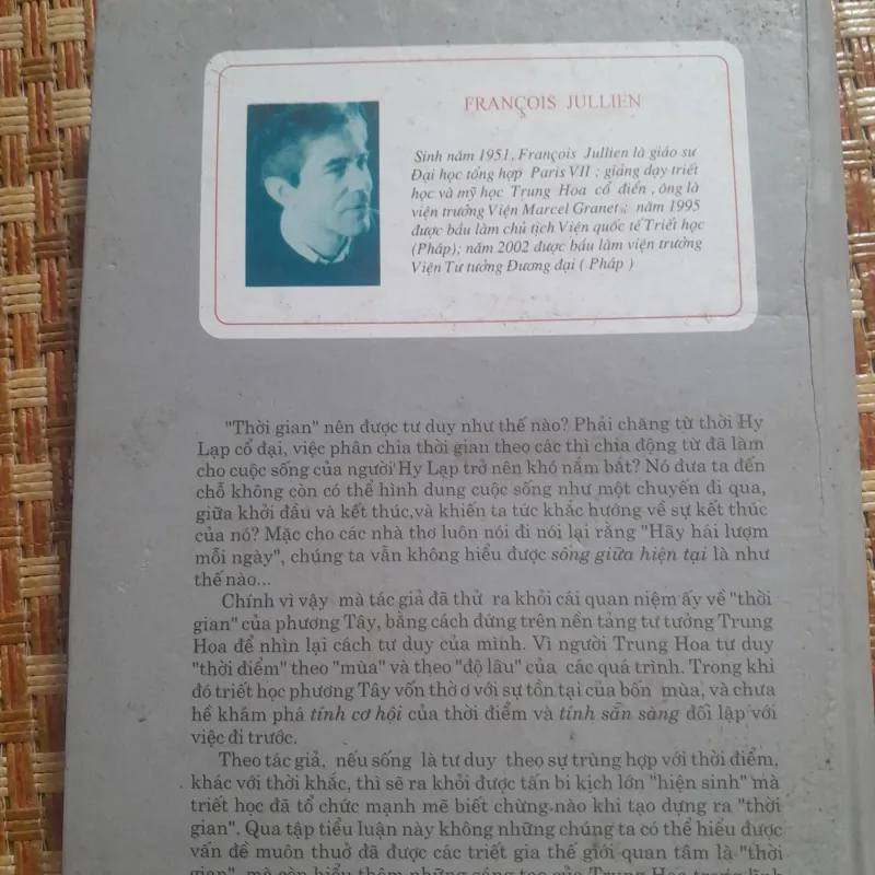 BÀN VỀ CHỮ THỜI 756844