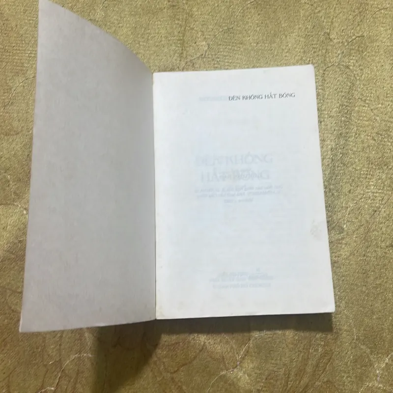 ĐÈN KHÔNG HẮT BÓNG - DZYUNICHI WATANABE 1031599