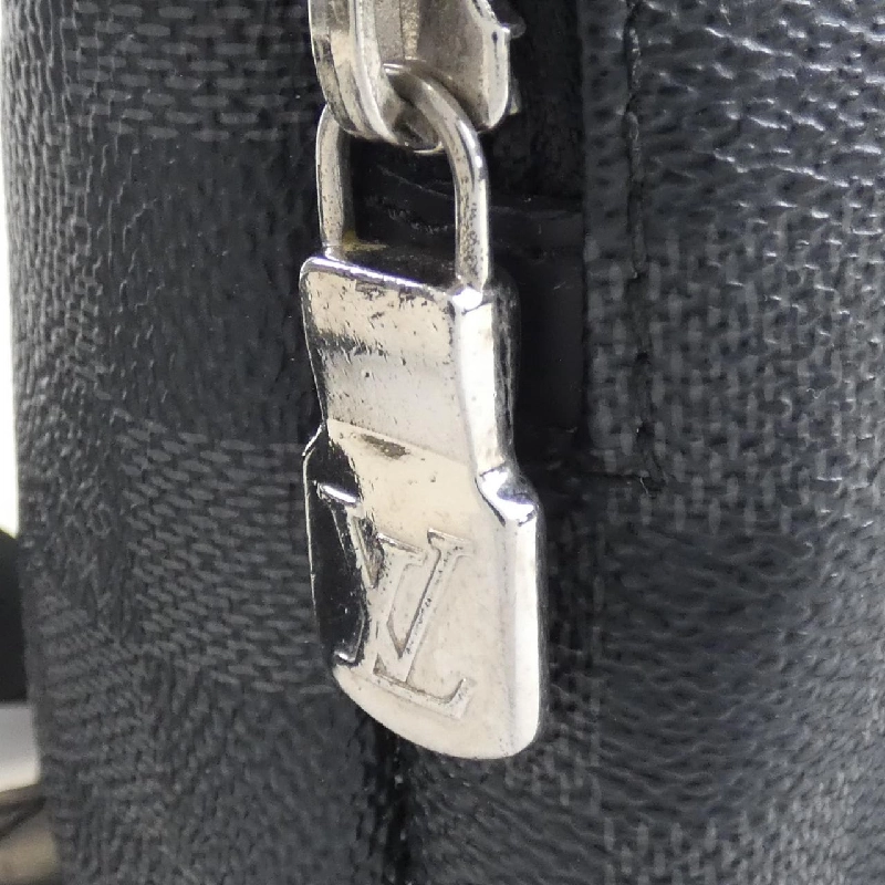 Túi đeo chéo Louis Vuitton Damier Graphite Avenue N41719 613414