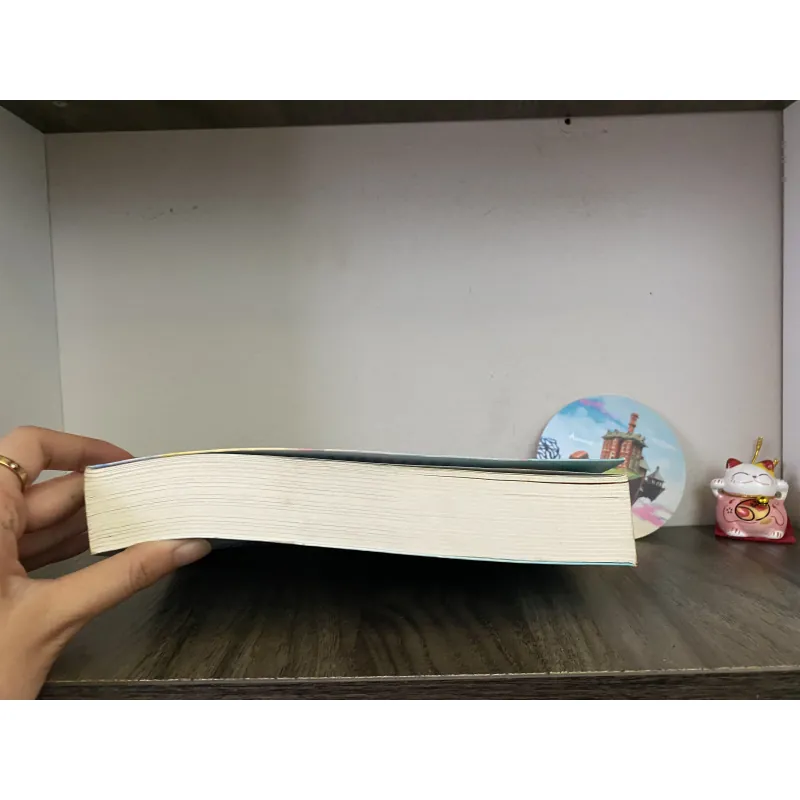 Ngôi nhà bên bờ biển xanh thẳm - 	 T J Klune 1003138