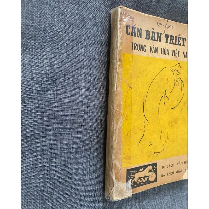 Căn Bản Triết Lý Trong Văn Hóa Việt Nam của triết gia Đa Minh Lương Kim Định.  1034014