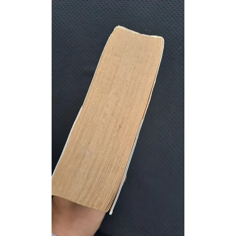 Những Con Chim Ẩn Mình Chờ Chết
- Colleen McCullough 776226