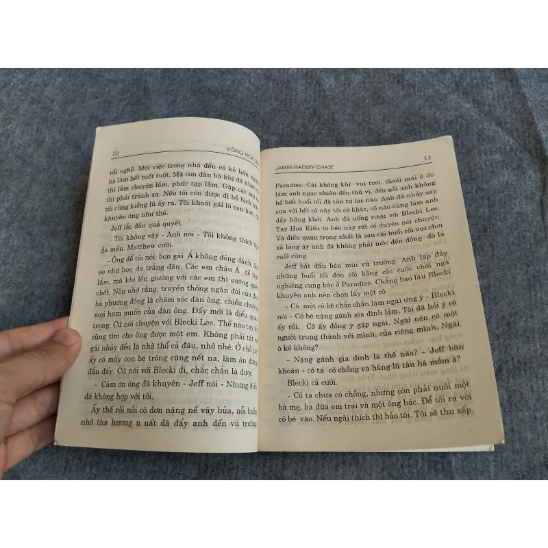 VÒNG HOA SEN - JAMES HADLEY CHASE 574659