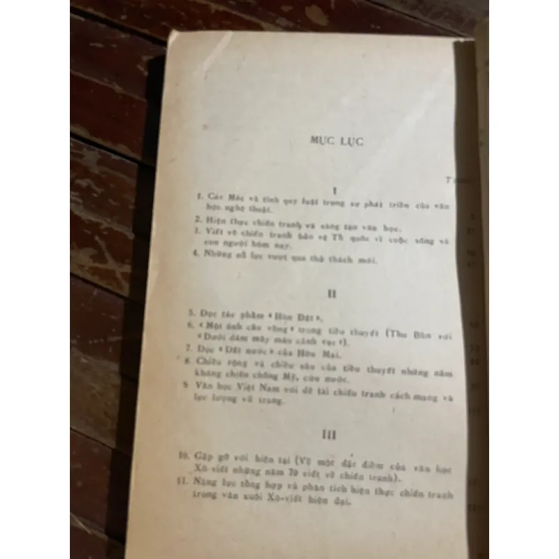 hiện thực chiến tranh và sáng tạo văn học - Đinh Xuân Dũng 601542