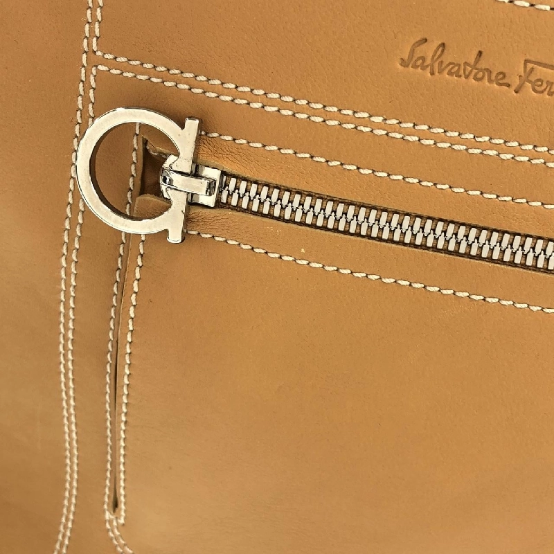 Túi đeo vai Salvatore Ferragamo 21 4303 - Hàng hiệu Authentic 802387