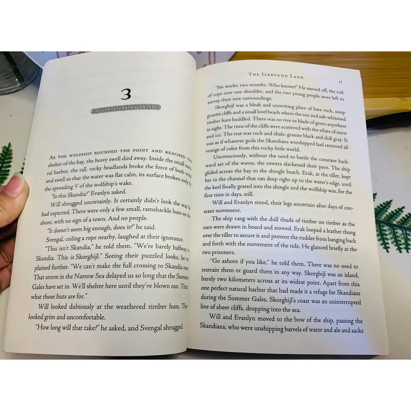 [Sách tiếng Anh 2hand] Like new 90% - 🛡️ The Icebound Land – John Flanaganhh 💫 598286