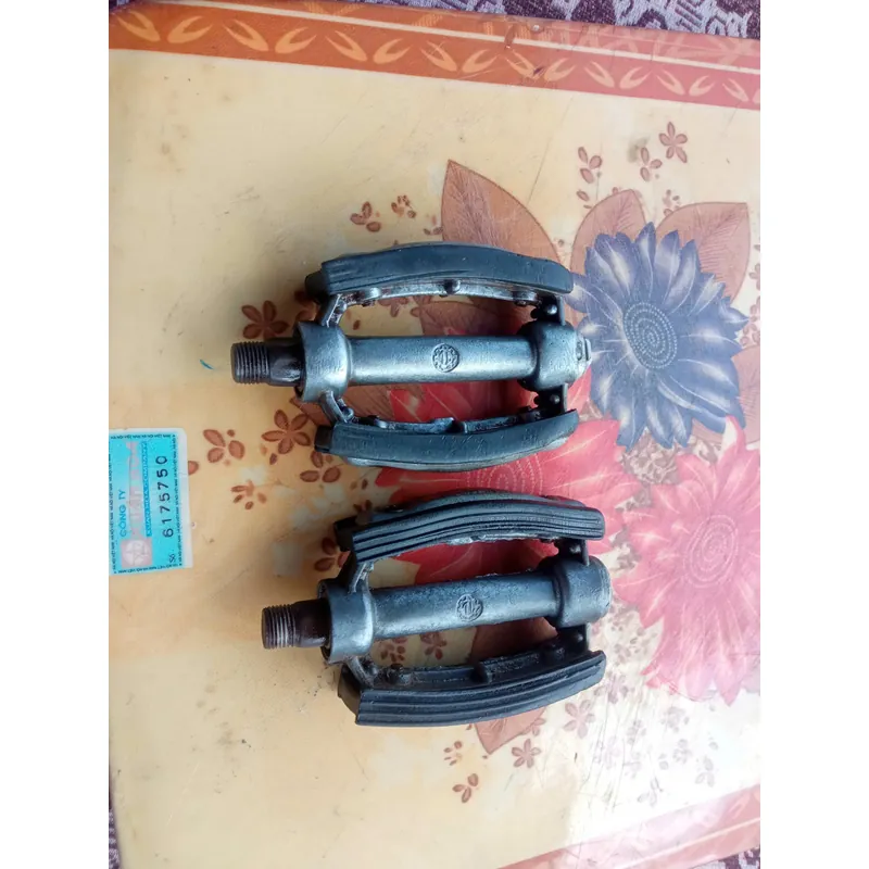 ĐÔI BÀN ĐẠP XE ĐẠP CỔ XƯA BẰNG NHÔM NGUYÊN KHỐI, SIÊU BỀN BỈ...  740435