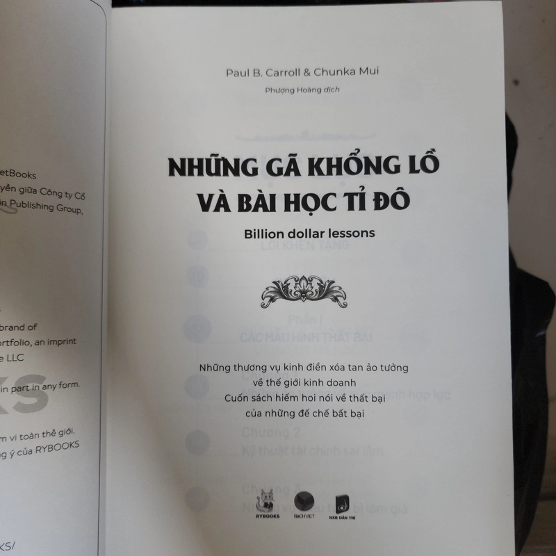 Sách Những gã khổng lồ và bài học tỉ đô Billion dollar lessons của Paul Carroll mới 90% 500498