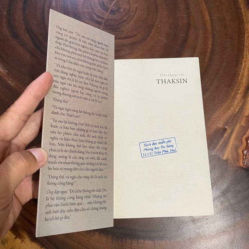 II Tựa sách: Đối Thoại Với THAKSIN - TOM PLATE - 2016 444489