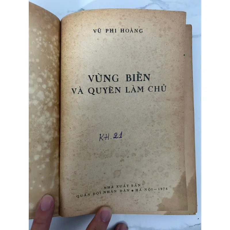 Vùng biển và quyền làm chủ - Vũ Phi Hoàng 780053