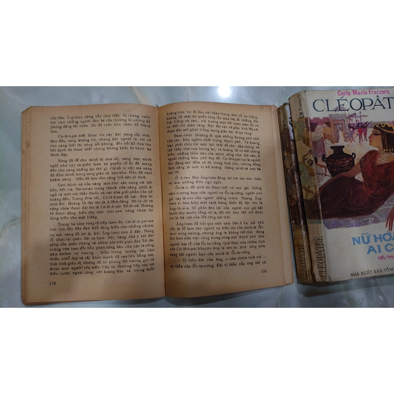 CLÉOPÂTRE NỮ HOÀNG AI CẬP.
Tác giả: Carlo Maria Franzero.
Đinh Xuân Hiền dịch: 318097