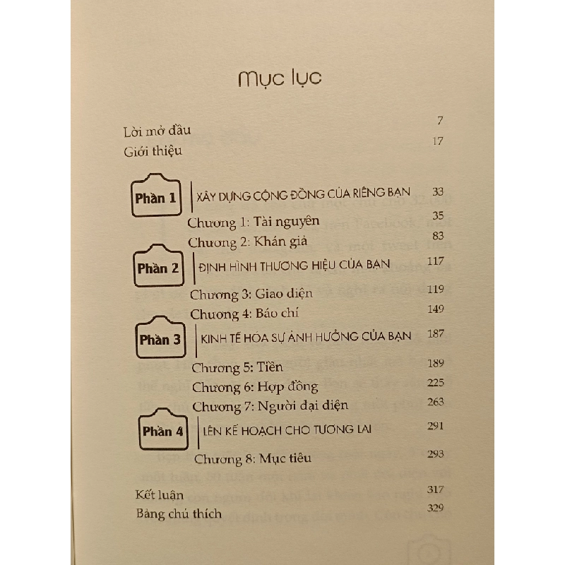 Influencer: Xây dựng thương hiệu cá nhân trong kỷ nguyên 4.0 - Brittany Hennessy (Nguyên Linh dịch) 460207