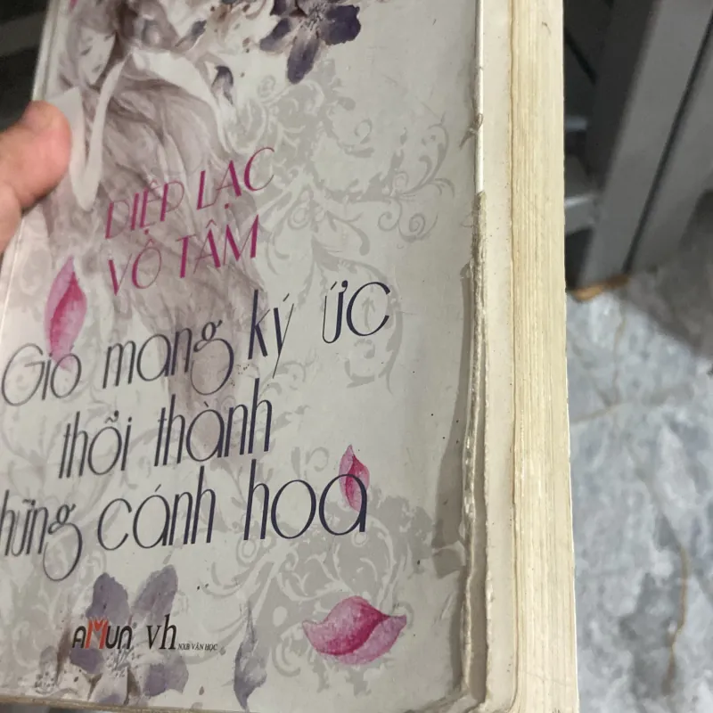 Gió đem ký ức thổi thành những cánh hoa - Diệp Lạc Vô Tâm 957823