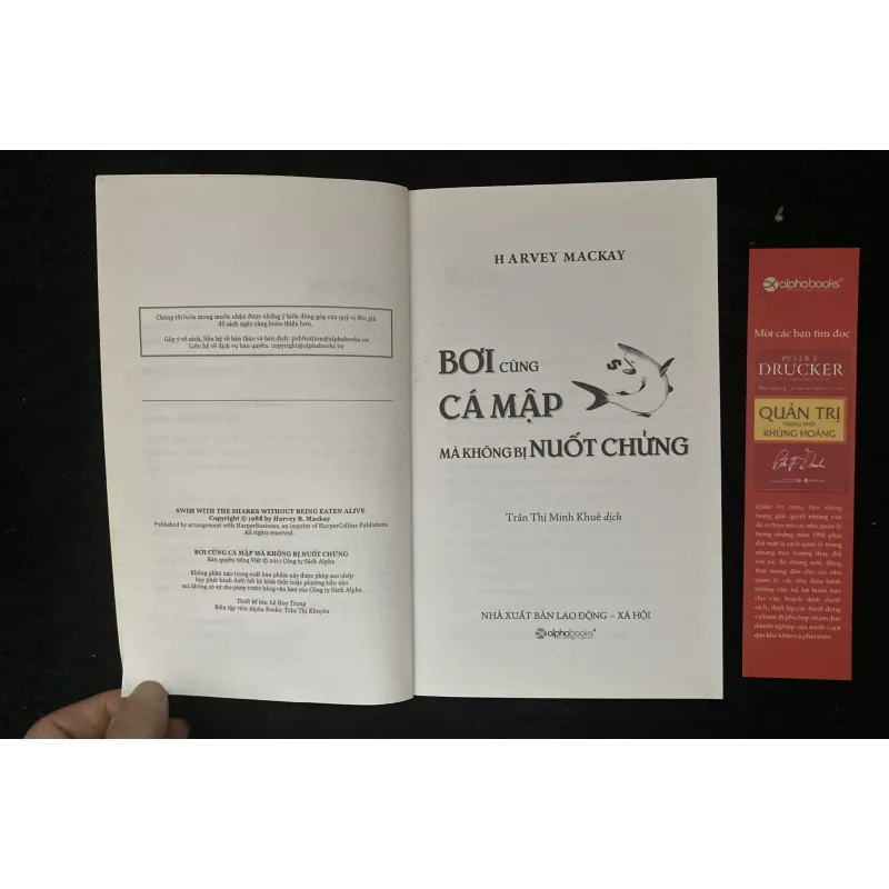 Bơi cùng cá mập mà không bị nuốt chửng-Harvey B. Mackay 1029248