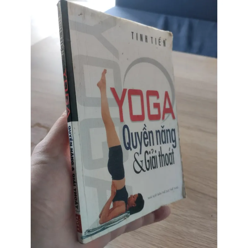 cuốn sách về yoga. 
Tên sách: Yoga Quyền năng & Giải thoát.
 961571