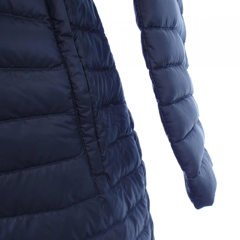Áo khoác lông vũ MONCLER 636670