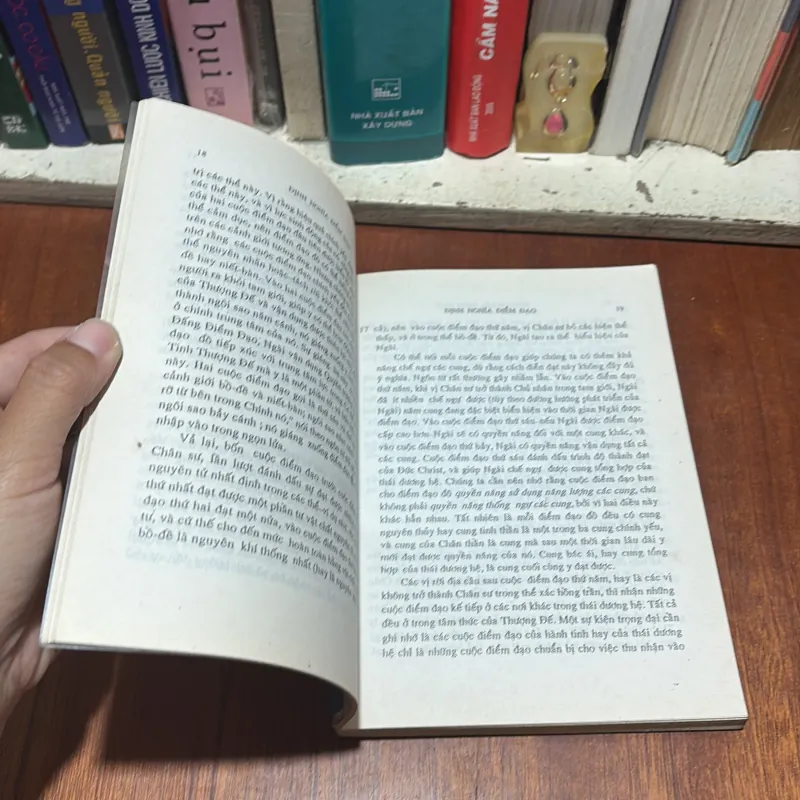 [Sách Photo] - Sách Tôn Giáo: Điểm Đạo Trong Nhân Loại Và Thái Dương Hệ - Alice A. Bailey 789407