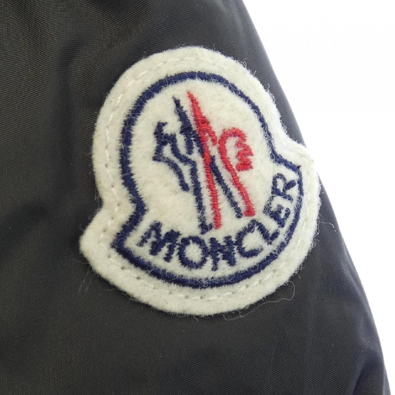 Áo khoác lông vũ MONCLER 642073