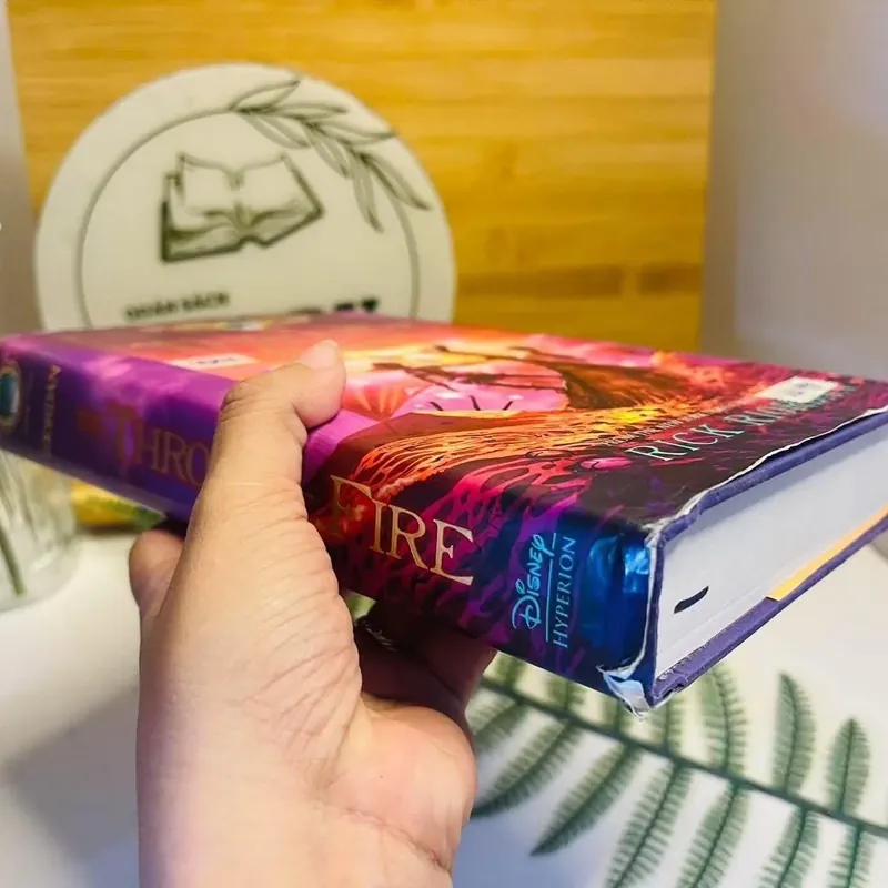 [Sách tiếng Anh 2hand] Like new 90% - 🔥 The Throne of Fire – Rick Riordan 590277
