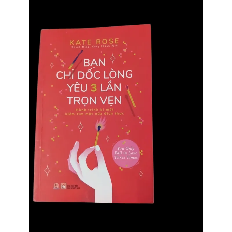 Sách bạn chỉ dốc lòng yêu ba lần trọn vẹn 680807