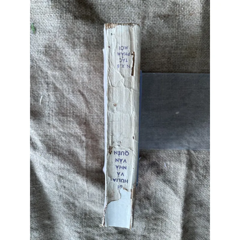 Đi Hulia và nhà văn quèn - MARIÔ VARGAX LÔXA- Nobel Văn chương 2010 932941