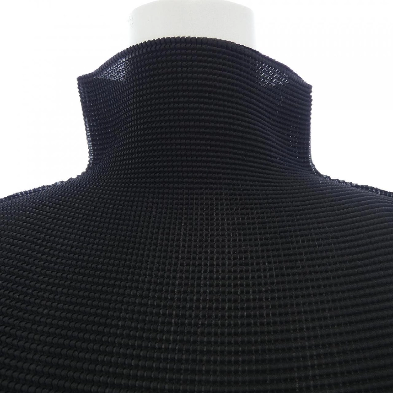 me ISSEY MIYAKE MI55FK015 Top - Hàng hiệu Authentic 812951